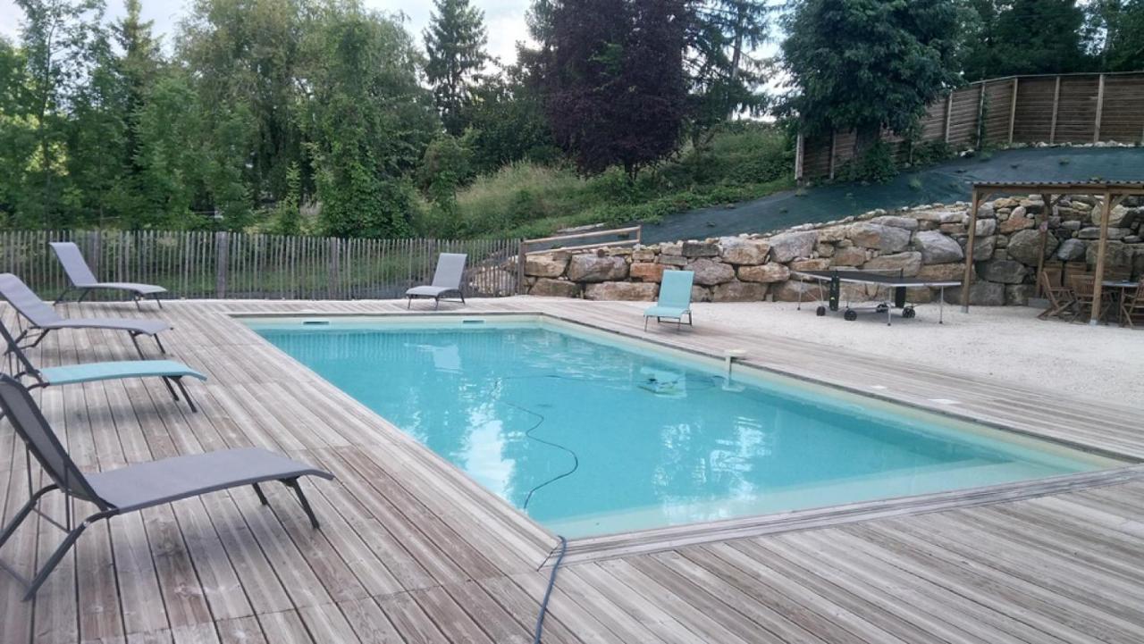 DEMEURE PERIGOURDINE ENTIEREMENT CLIMATISEE avec PISCINE PRIVEE La Bachellerie Exterior foto